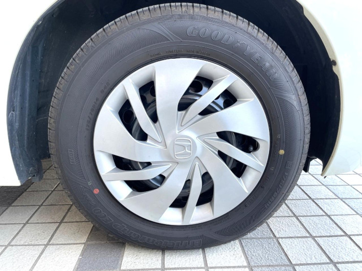 2017 Honda Fit DBA-GK3 (UW-69f6bbfbbe233)[16]