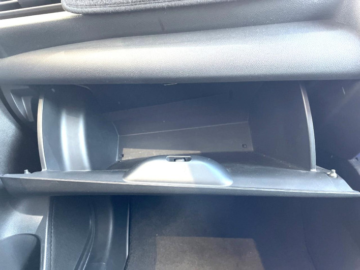 2017 Honda Fit DBA-GK3 (UW-69f6bbfbbe233)[25]