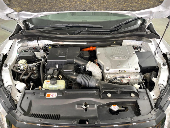 2021 Mitsubishi Eclipse Cross PHEV 5LA-GL3W (UW-69f6bbfc953d9)[4]