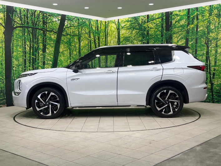 2022 Mitsubishi OUTLANDER PHEV 5LA-GN0W (UW-69f6bbfcbd277)[10]