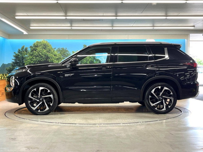2023 Mitsubishi OUTLANDER PHEV 5LA-GN0W (UW-69f6bbfe2c322)[14]