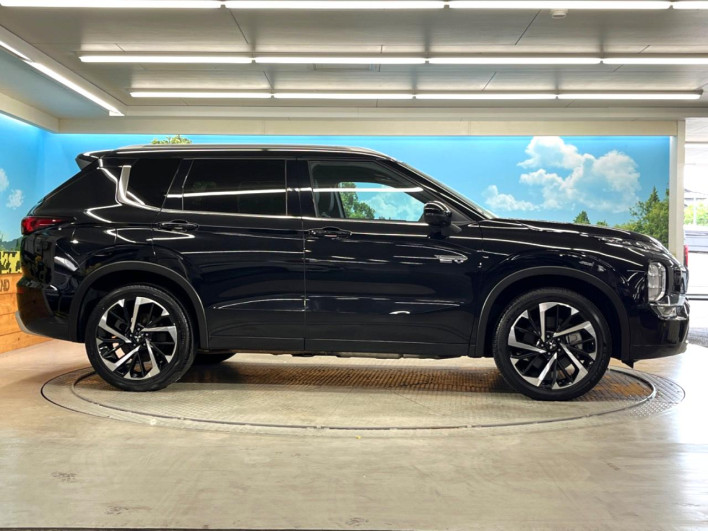 2023 Mitsubishi OUTLANDER PHEV 5LA-GN0W (UW-69f6bbfe2c322)[18]