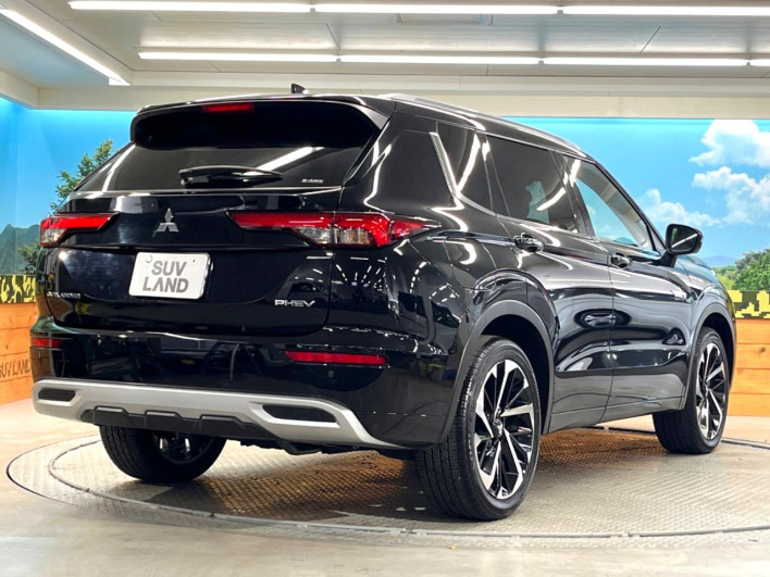 2023 Mitsubishi OUTLANDER PHEV 5LA-GN0W (UW-69f6bbfe2c322)[17]