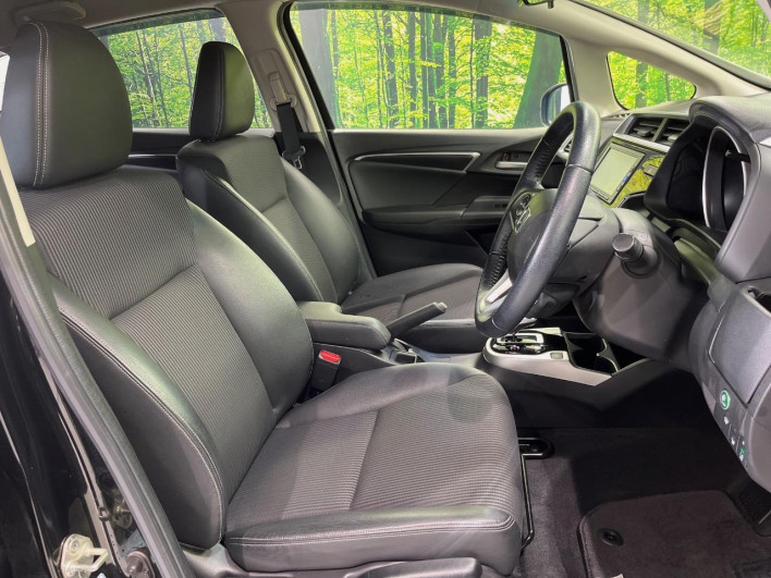 2017 Honda Fit Hybrid DAA-GP5 (UW-69f6bbff0baef)[16]