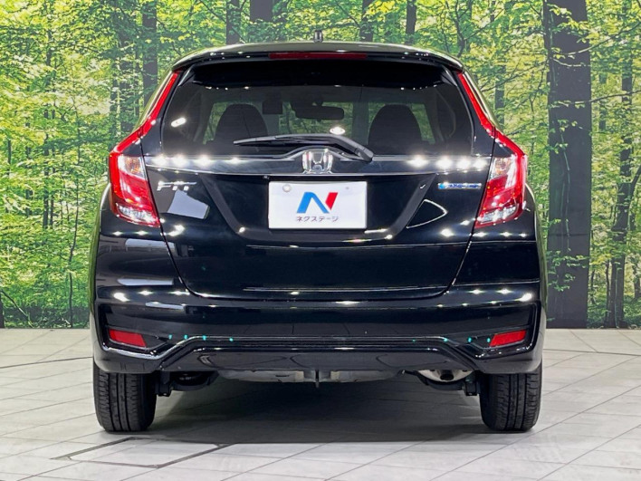 2017 Honda Fit Hybrid DAA-GP5 (UW-69f6bbff0baef)[6]