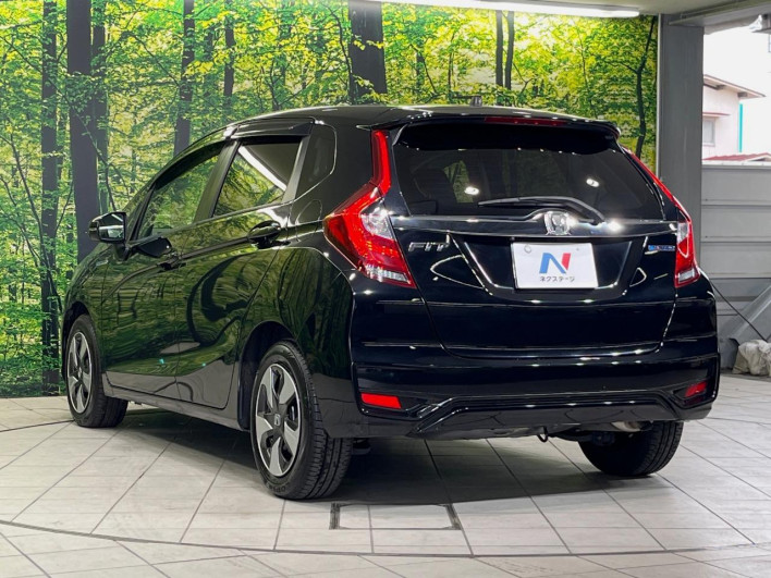 2017 Honda Fit Hybrid DAA-GP5 (UW-69f6bbff0baef)[7]