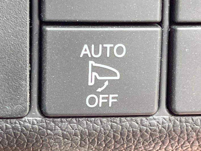 2016 Honda Fit Hybrid DAA-GP5 (UW-69f6bc0157433)[15]