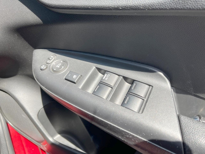 2016 Honda Fit Hybrid DAA-GP5 (UW-69f6bc0157433)[10]