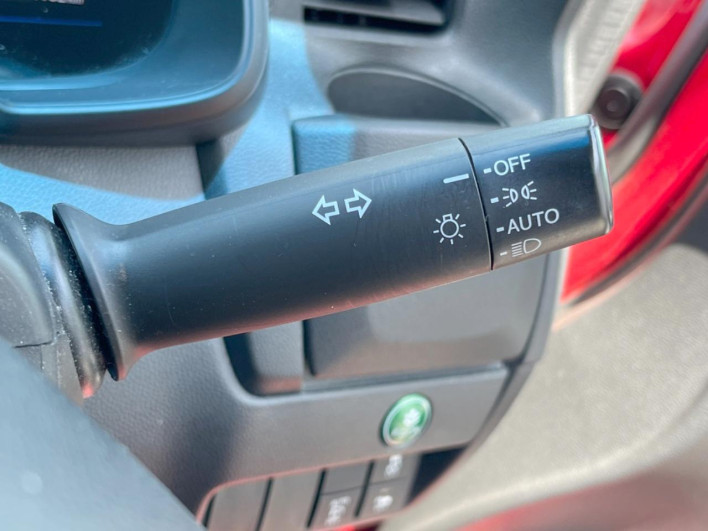 2016 Honda Fit Hybrid DAA-GP5 (UW-69f6bc0157433)[18]
