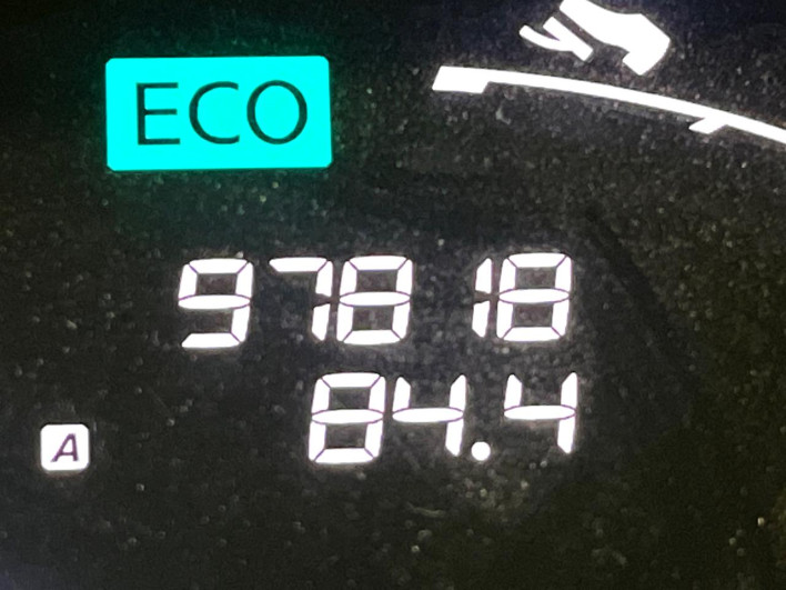 2014 Nissan Serena DAA-HC26 (UW-69f6bc13cd041)[2]
