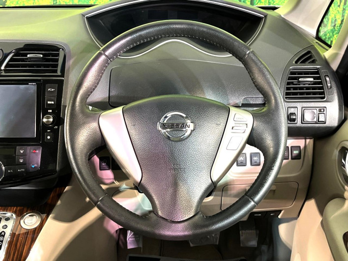 2014 Nissan Serena DAA-HC26 (UW-69f6bc13cd041)[5]