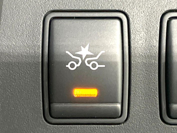 2015 Nissan Serena DAA-HFC26 (UW-69f6bc1849160)[16]
