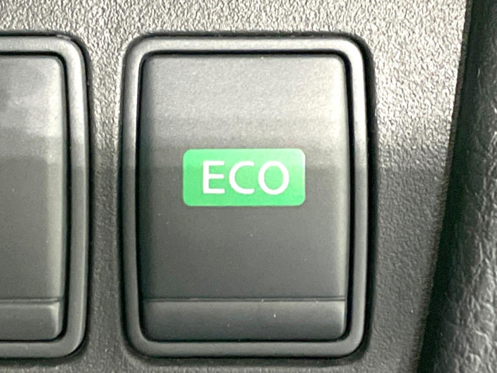 2015 Nissan Serena DAA-HFC26 (UW-69f6bc1849160)[14]