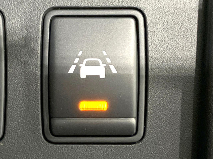 2015 Nissan Serena DAA-HFC26 (UW-69f6bc1849160)[17]