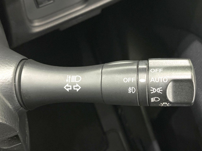 2015 Nissan Serena DAA-HFC26 (UW-69f6bc1849160)[28]