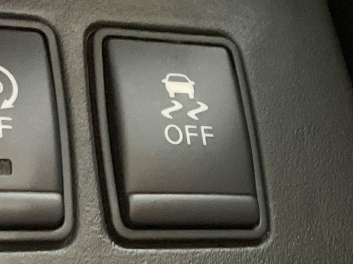 2015 Nissan Serena DAA-HFC26 (UW-69f6bc1849160)[24]