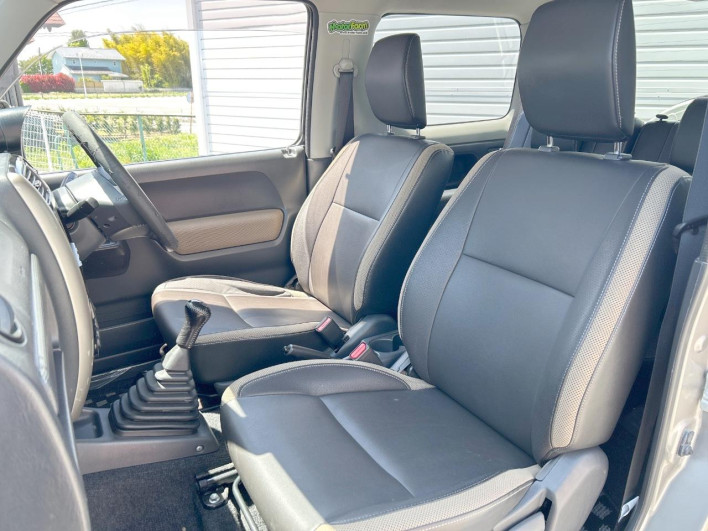 2015 Suzuki Jimny ABA-JB23W (UW-69f6bc1e36c70)[24]