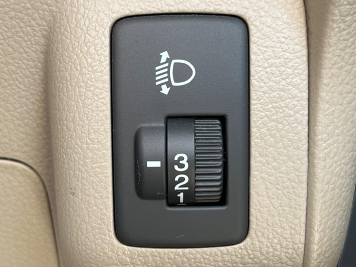 2017 Honda N-BOX DBA-JF1 (UW-69f6bc260a1f0)[15]
