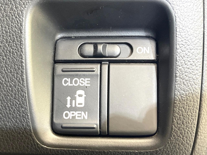 2016 Honda N-BOX CUSTOM DBA-JF1 (UW-69f6bc26c421c)[13]