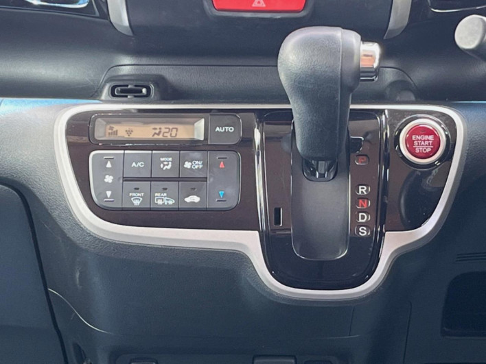 2015 Honda N-BOX CUSTOM DBA-JF1 (UW-69f6bc2761a3f)[24]