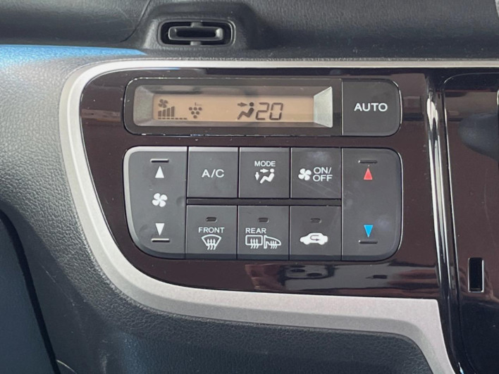 2015 Honda N-BOX CUSTOM DBA-JF1 (UW-69f6bc2761a3f)[25]