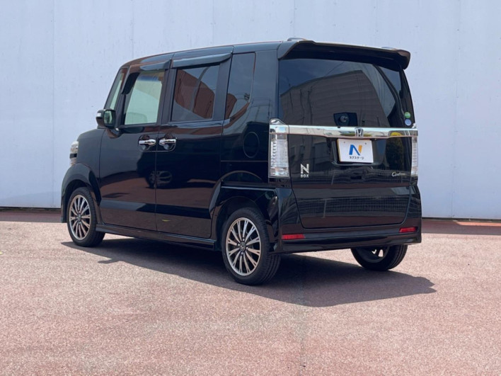 2015 Honda N-BOX CUSTOM DBA-JF1 (UW-69f6bc2761a3f)[12]