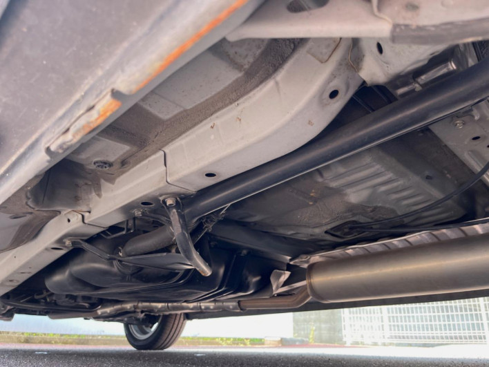 2015 Honda N-BOX CUSTOM DBA-JF1 (UW-69f6bc2761a3f)[18]