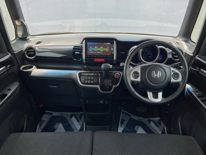 2015 Honda N-BOX CUSTOM DBA-JF1 (UW-69f6bc2761a3f)[23]