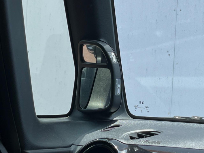 2015 Honda N-BOX CUSTOM DBA-JF1 (UW-69f6bc2761a3f)[27]