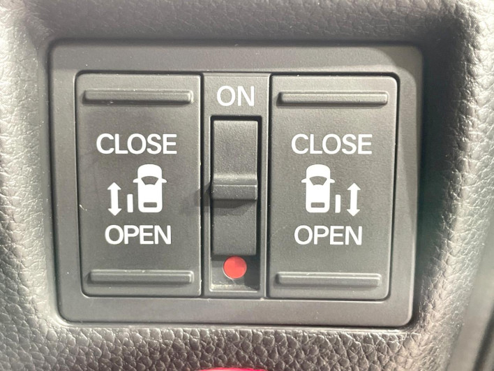 2018 Honda N-BOX CUSTOM DBA-JF3 (UW-69f6bc29a1121)[21]