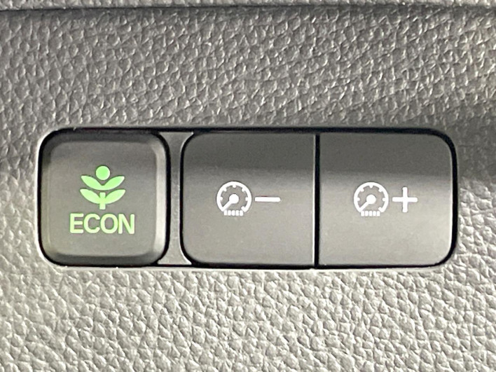 2018 Honda N-BOX CUSTOM DBA-JF3 (UW-69f6bc29a1121)[25]
