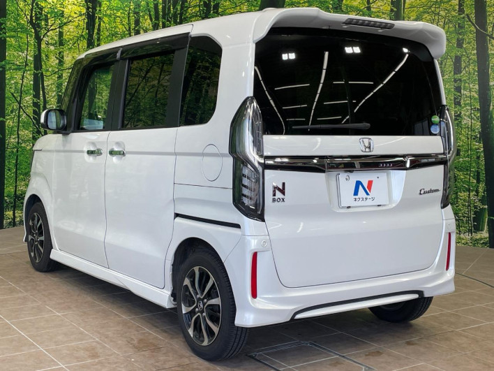 2019 Honda N-BOX CUSTOM DBA-JF3 (UW-69f6bc2a4d54b)[18]