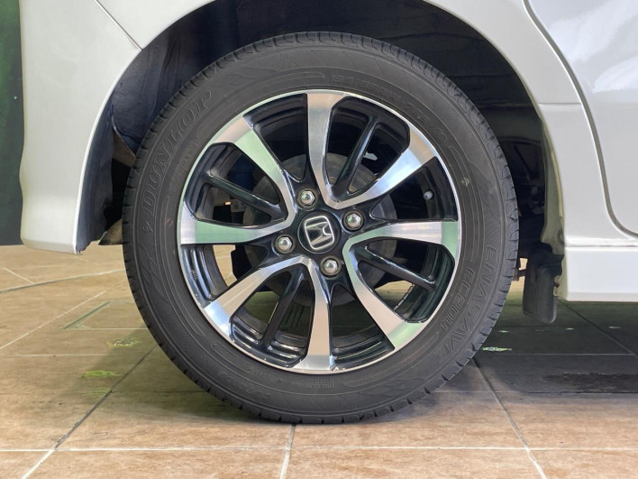 2019 Honda N-BOX CUSTOM DBA-JF3 (UW-69f6bc2a4d54b)[25]