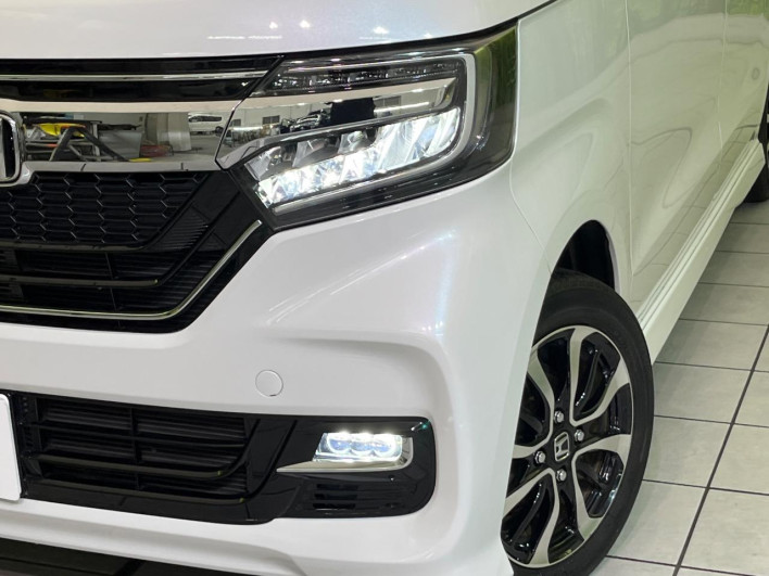 2019 Honda N-BOX CUSTOM DBA-JF3 (UW-69f6bc2ac079a)[21]
