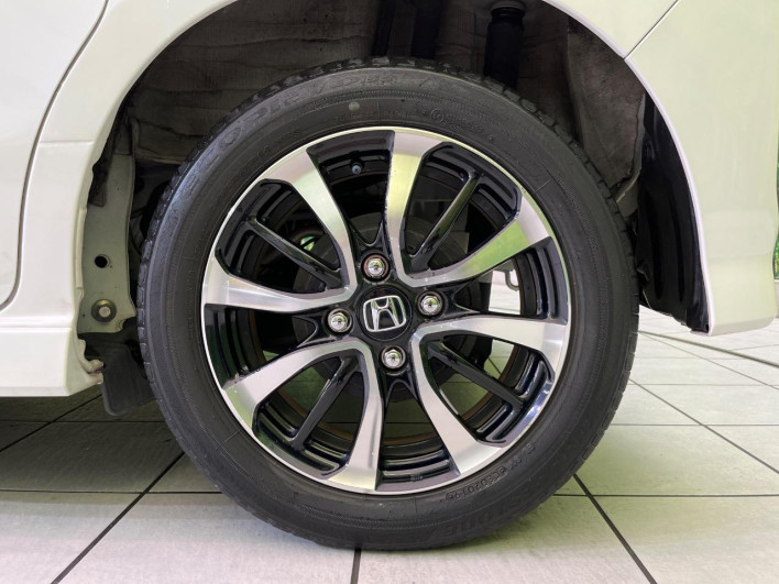 2019 Honda N-BOX CUSTOM DBA-JF3 (UW-69f6bc2ac079a)[25]