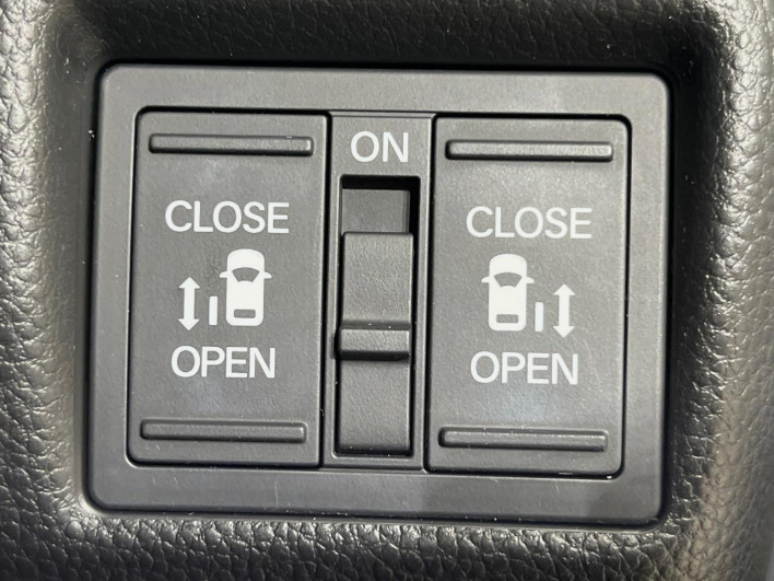 2018 Honda N-BOX CUSTOM DBA-JF3 (UW-69f6bc2d32368)[23]