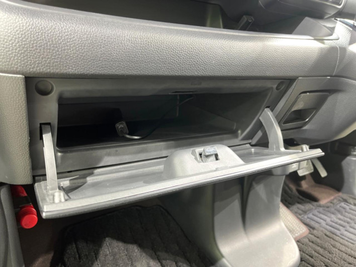 2019 Honda N-BOX CUSTOM DBA-JF3 (UW-69f6bc2d9a575)[4]