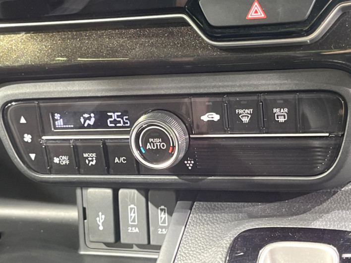 2019 Honda N-BOX CUSTOM DBA-JF3 (UW-69f6bc2d9a575)[21]