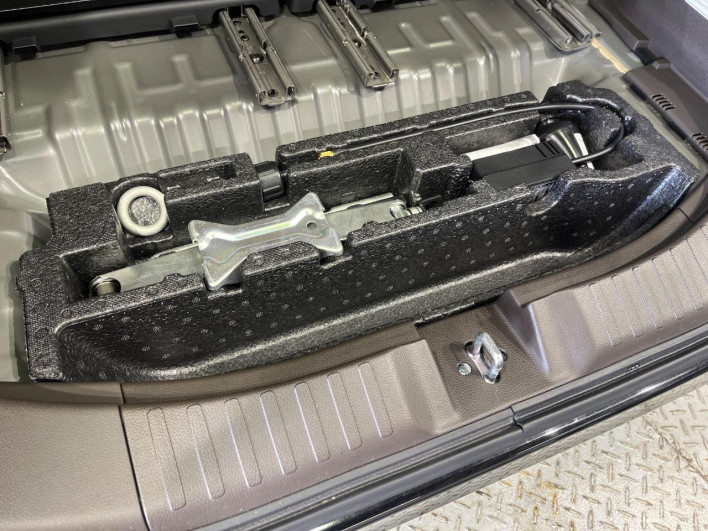 2021 Honda N-BOX 6BA-JF3 (UW-69f6bc3194f06)[12]