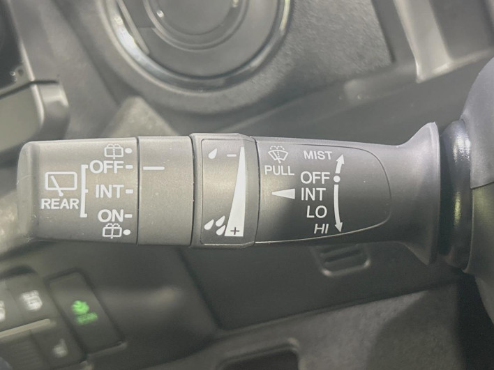 2025 Honda N-BOX CUSTOM 6BA-JF5 (UW-69f6bc3ad1cfa)[29]