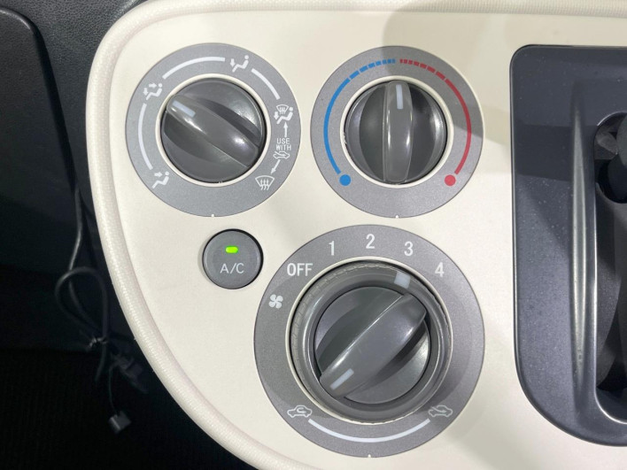 2017 Daihatsu Mira Cocoa DBA-L675S (UW-69f6bc4c9a8c4)[27]