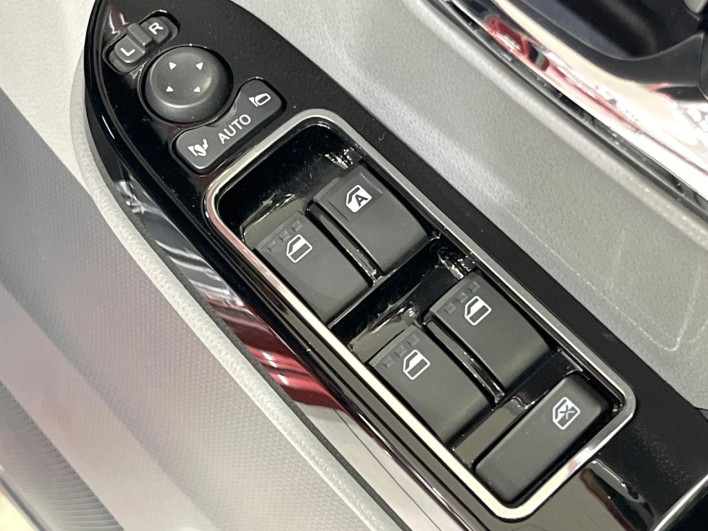 2019 Daihatsu Tanto 6BA-LA650S (UW-69f6bc5f7c17d)[21]