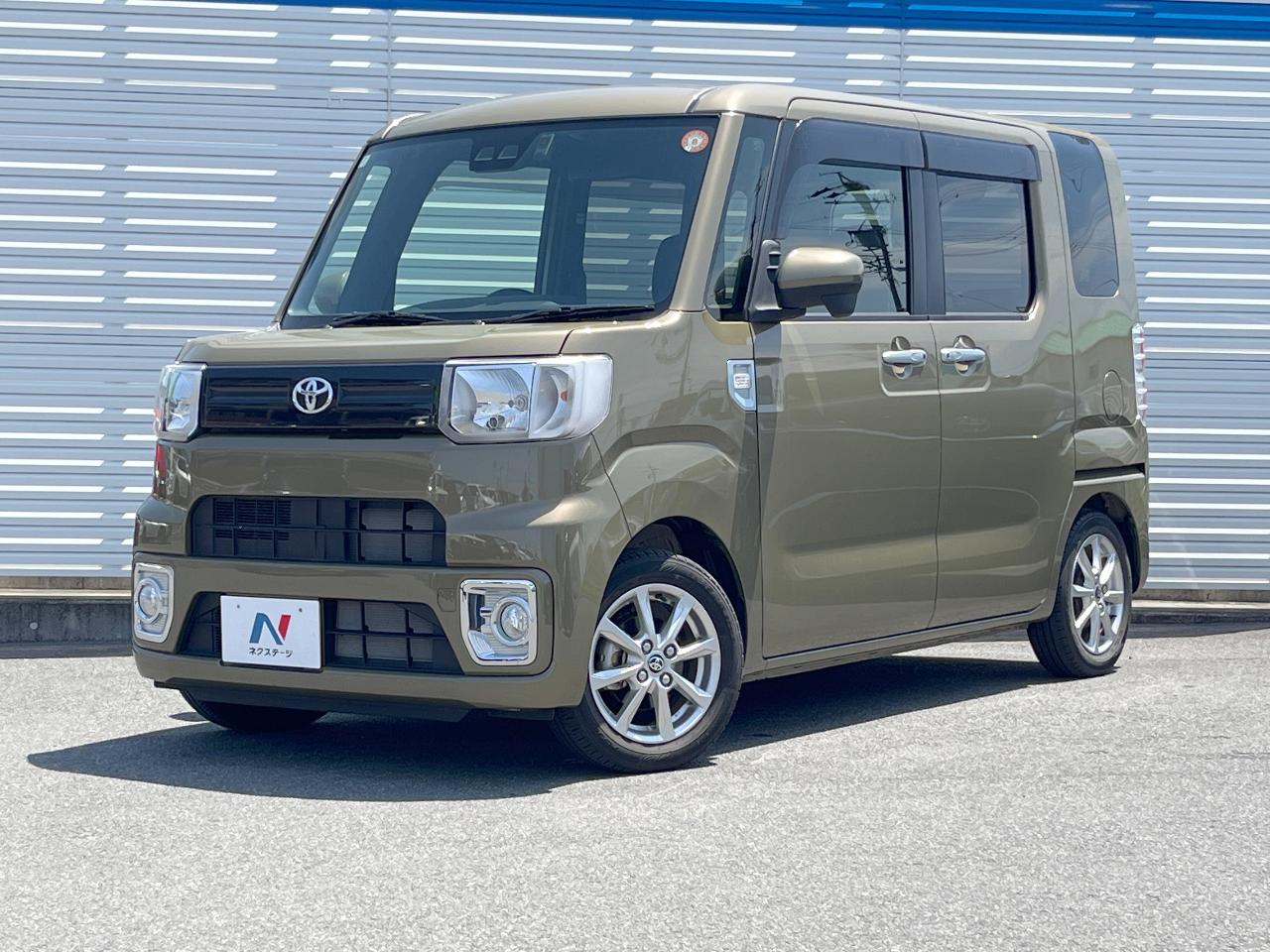 2022 Toyota Pixis Mega 4BA-LA700A