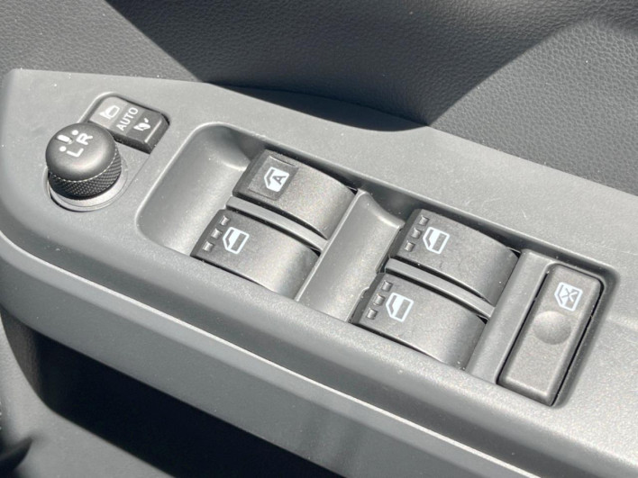 2022 Toyota Pixis Mega 4BA-LA700A (UW-69f6bc65ce61d)[19]