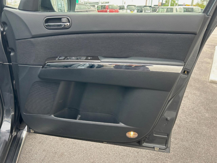2013 Mazda MPV DBA-LY3P (UW-69f6bc7021074)[18]