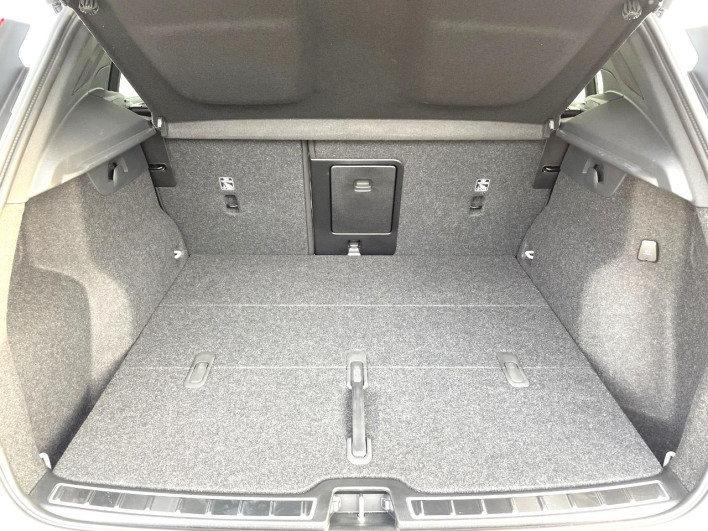 2025 Volvo XC40 5AA-XB420TXCM2 (UW-69f6bc70d7536)[9]