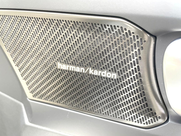 2025 Volvo XC40 5AA-XB420TXCM2 (UW-69f6bc70d7536)[17]