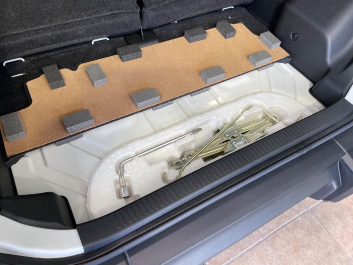 2025 Suzuki Jimny Nomad 3BA-JC74W (UW-69f6bc7a19420)[12]