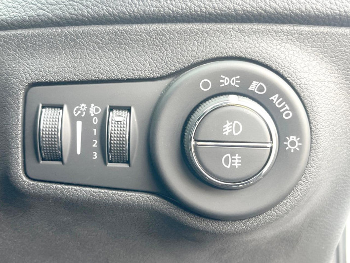 2018 Chrysler Jeep Compass ABA-M624 (UW-69f6bc811e98c)[9]