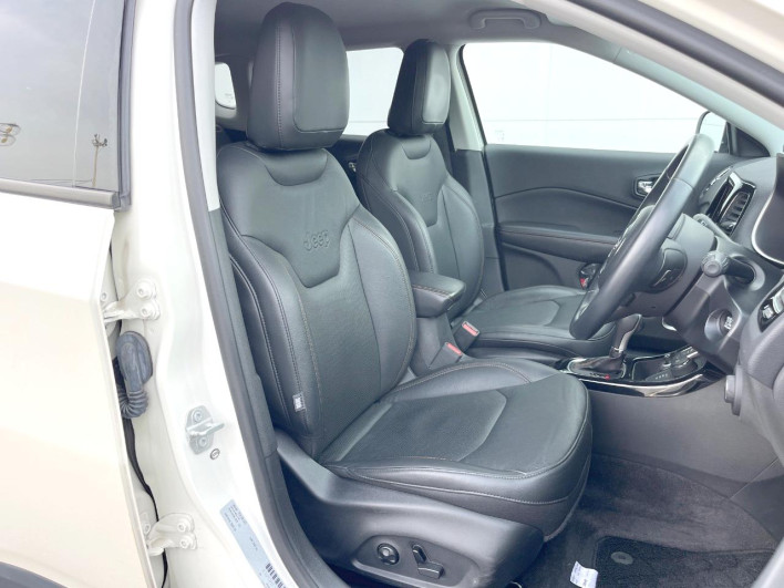 2018 Chrysler Jeep Compass ABA-M624 (UW-69f6bc811e98c)[25]